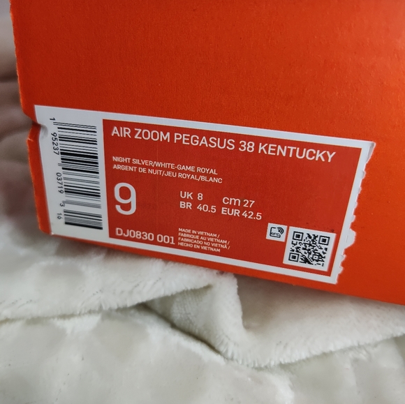 Nike Air Zoom Pegasus 38 - Picture 2 of 5